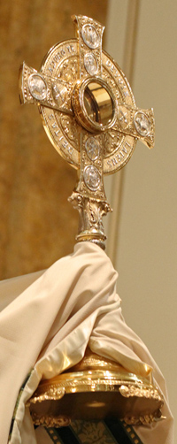 Vatican organizing worldwide, simultaneous eucharistic adoration June 2 ...