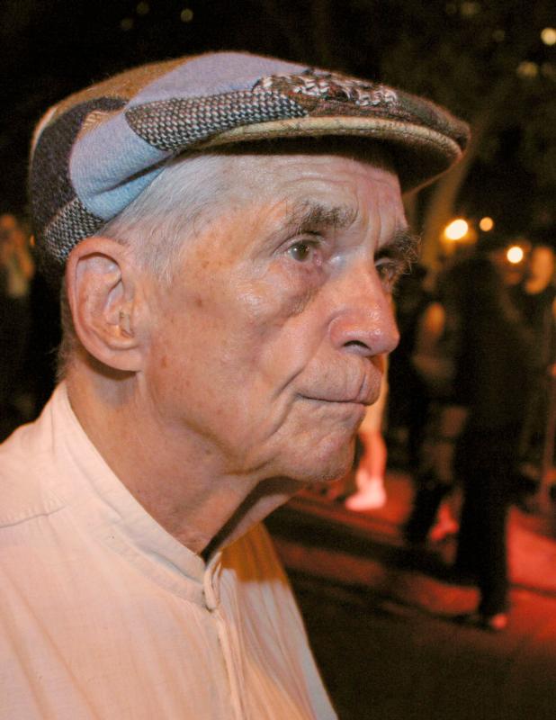 Jesuit Father Daniel Berrigan, an early critic of U.S. military intervention in Vietnam who for years challenged the country's reliance on military might, died April 30 at 94. He is pictured in a 2002 photo in New York. (CNS photo/Bob Roller)