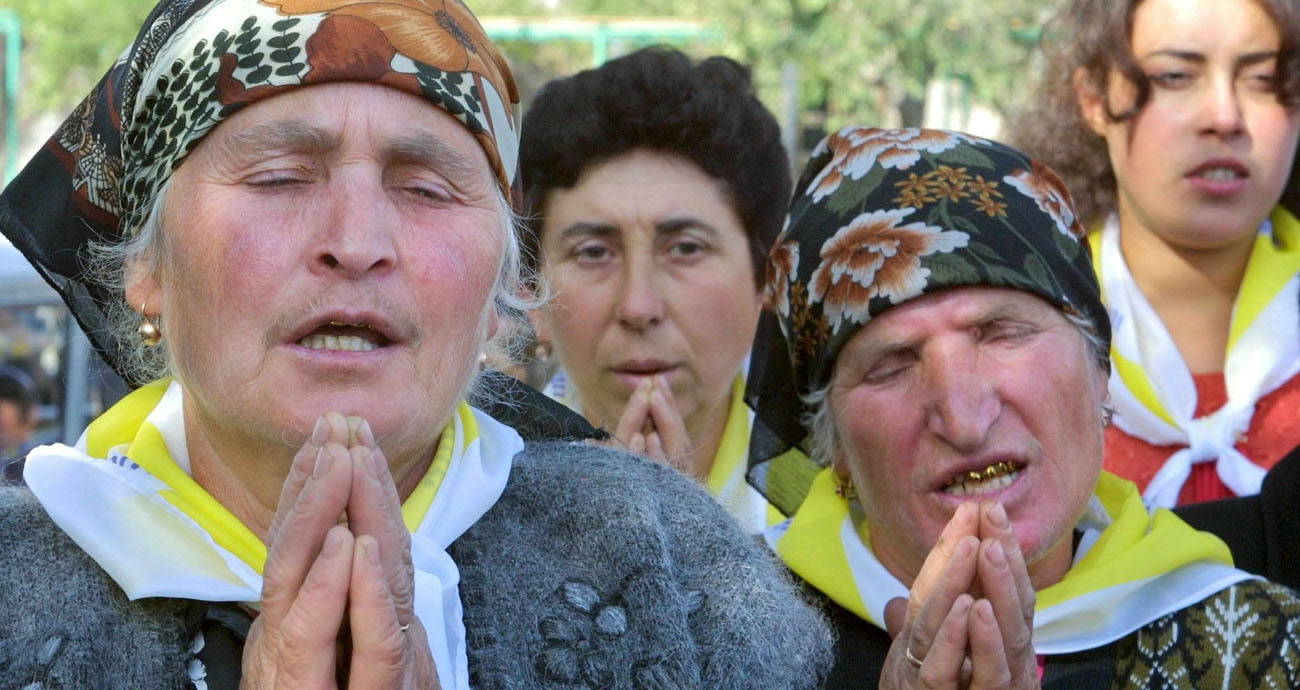 Armenians say ‘whole population’ set to Pope Francis in June