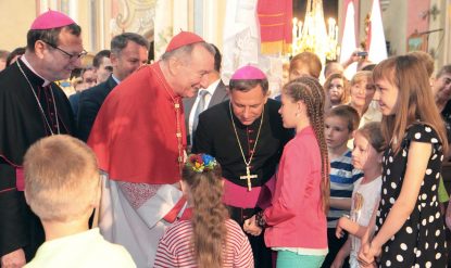 Cardinals show solidarity on Opening Day