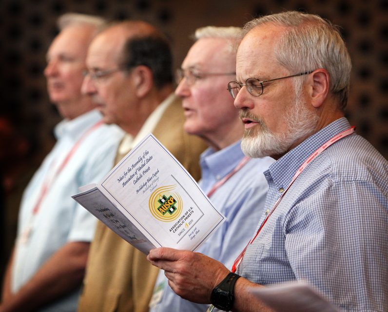 Priests’ group meets in Chicago, announces its first episcopal