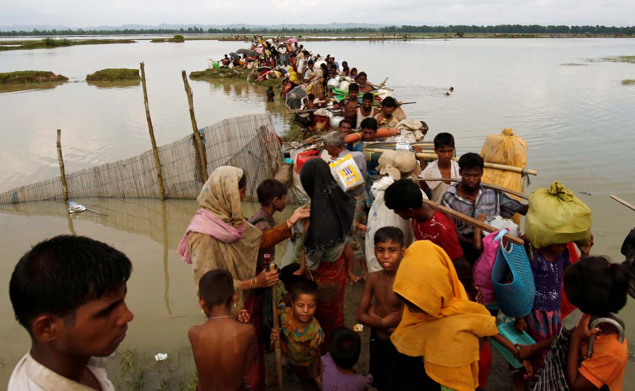 Aid Workers See Humanitarian Crisis As Rohingya Flee To Bangladesh ...