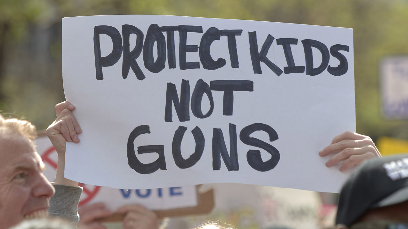 Reality of gun violence prompts Washington archdiocesan youth to march