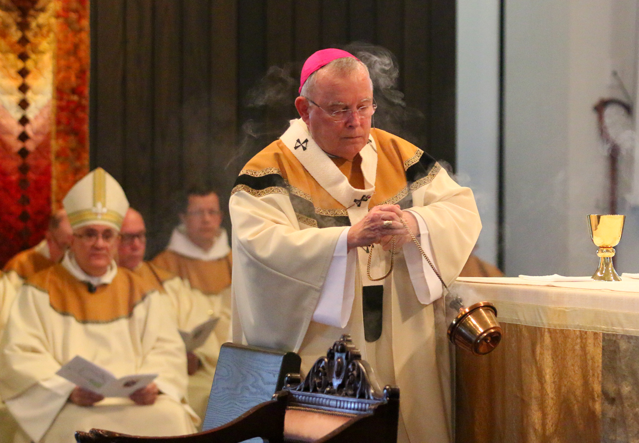 Archbishop confers formal blessing on new Norbertine abbot – Catholic ...