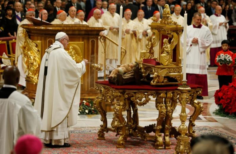 Pope at Christmas Come to the manger with love, charity, simplicity