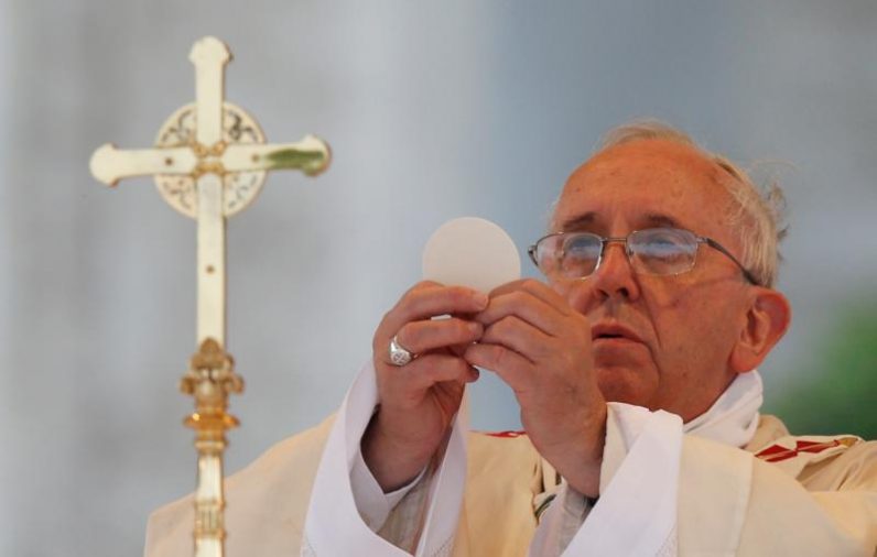 The Real Presence What do Catholics believe and how church can respond