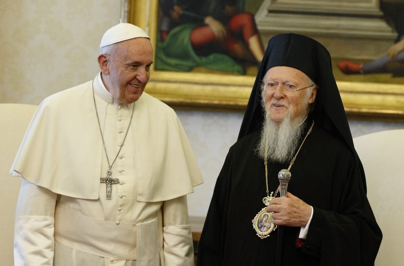 Religious leaders must offer example of respect, cooperation, pope says