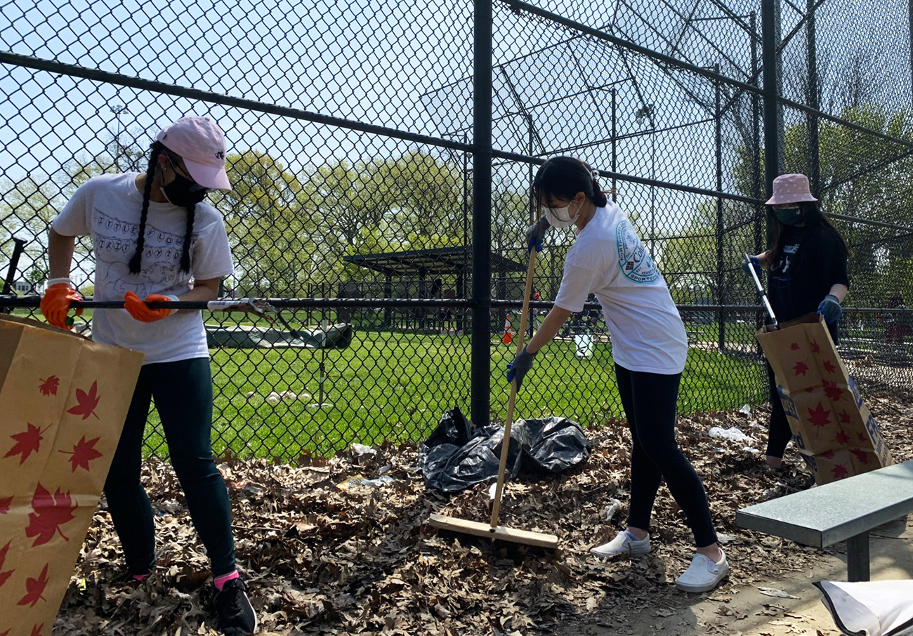 Little Flower students ‘bloom’ while cleaning neighborhood, saving ...