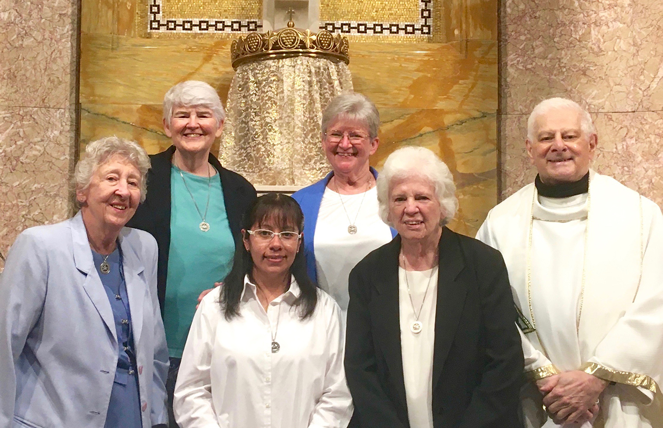 Trinitarian Sisters Welcome Young Sisters First Vows Catholic Philly