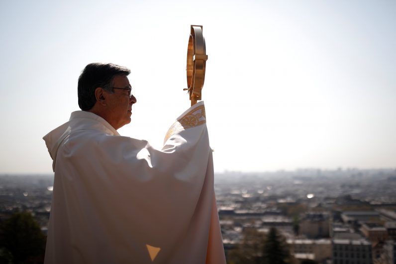 Paris archbishop denies report, offers to resign to avoid being divisive - Vimarsana News