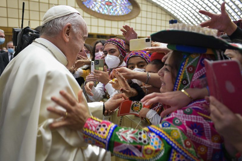 Christmas Is Time For Sharing Not Commercialism Pope Says Catholic 