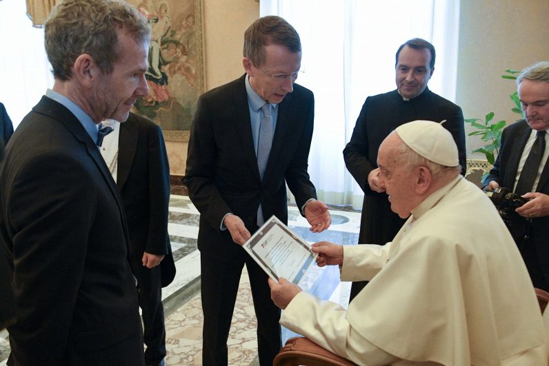 Pope: Catholics Working In Media Can De-Escalate Today's War of Words – Catholic Philly - Vimarsana News