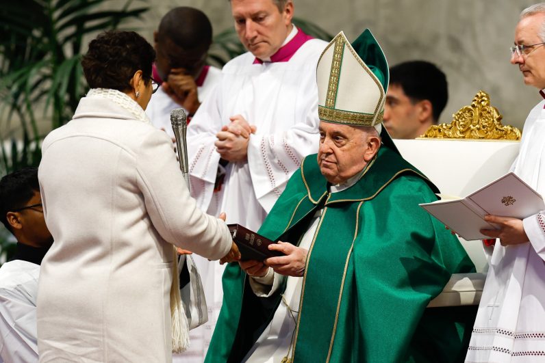 Amid 'Barrage' Of Words Online And Off, Listen To God's Word, Pope Says – Catholic Philly - Vimarsana News