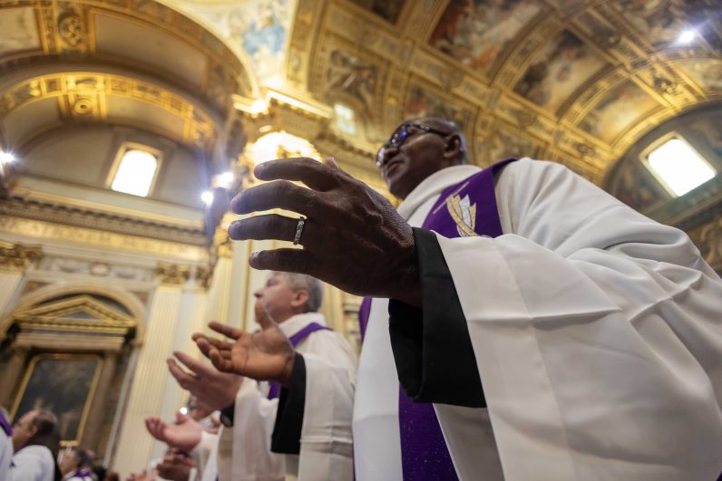 Mercy Path God's Mercy, Forgiveness Pave the Path Toward Hope, Pope Writes ...