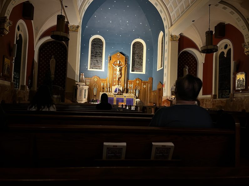 Bridgeport Young Adults Form No-Pressure Group for Monthly Holy Hour, Social